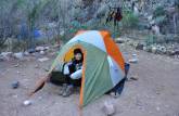 Acampando no Bright Angel Canyon, no fundo do Grand Canyon, no Arizona, nos Estados Unidos